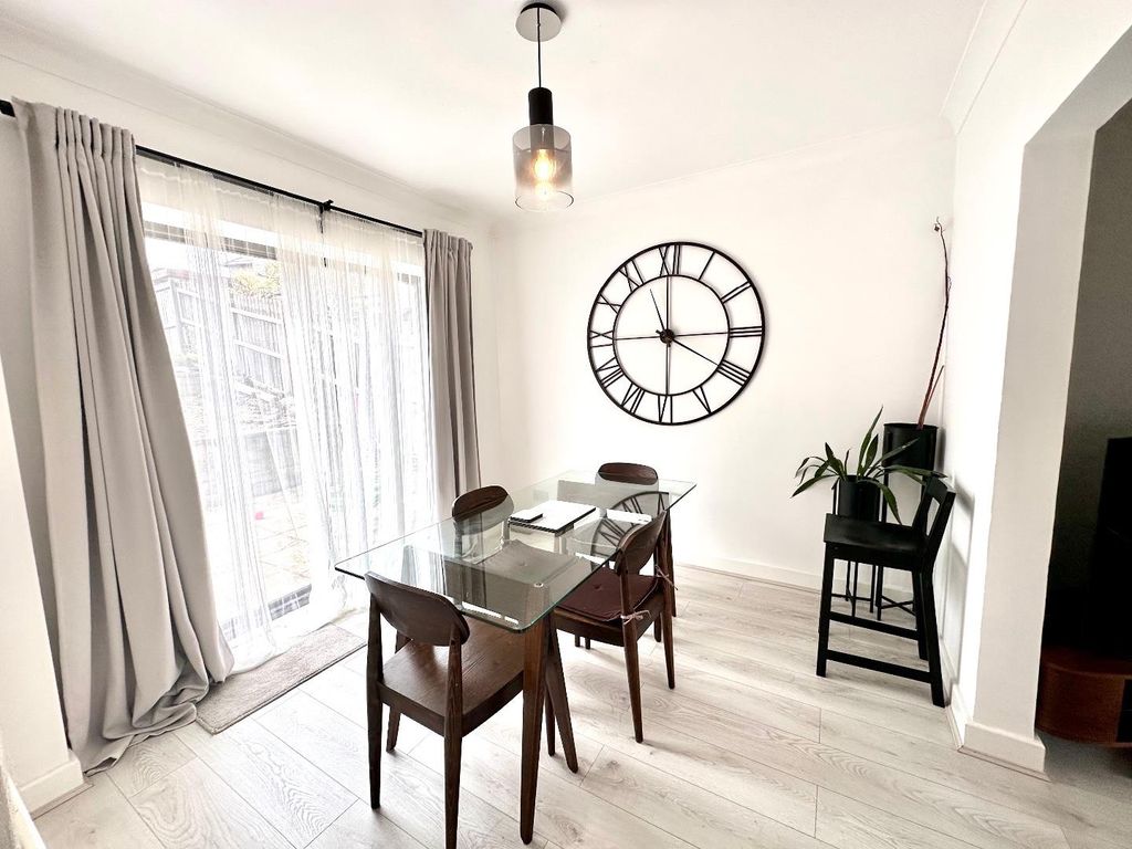 Property photo 3 of 25 Dining Room