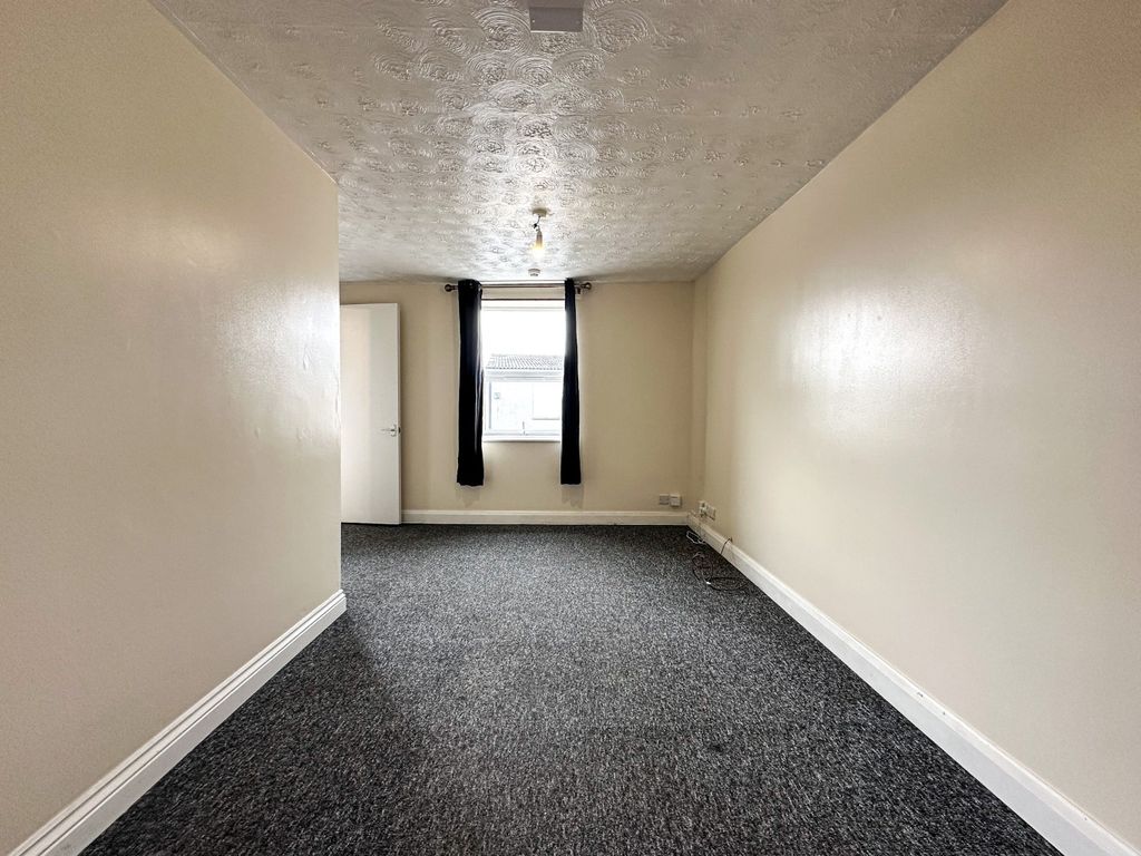 Property photo 3 of 7 4247312