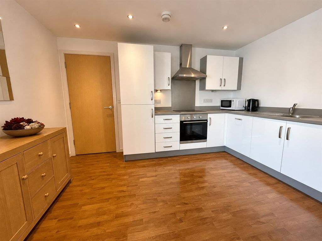 Property photo 3 of 11 Kitchen.Png