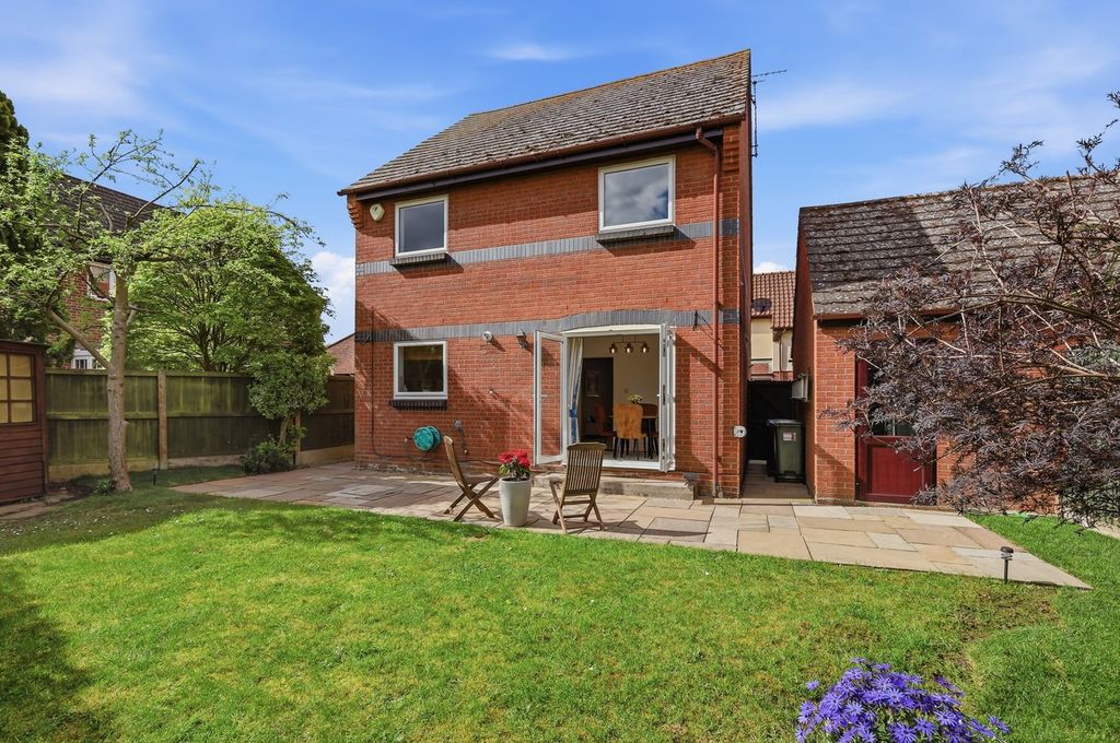 Property photo 2 of 36