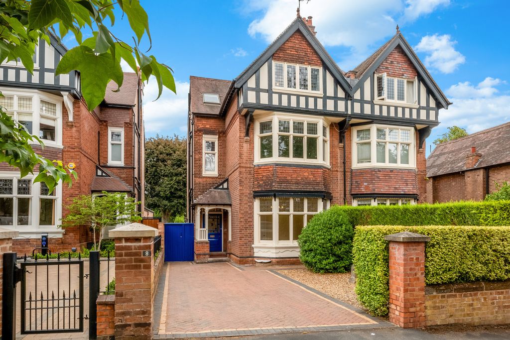 Property photo 2 of 34