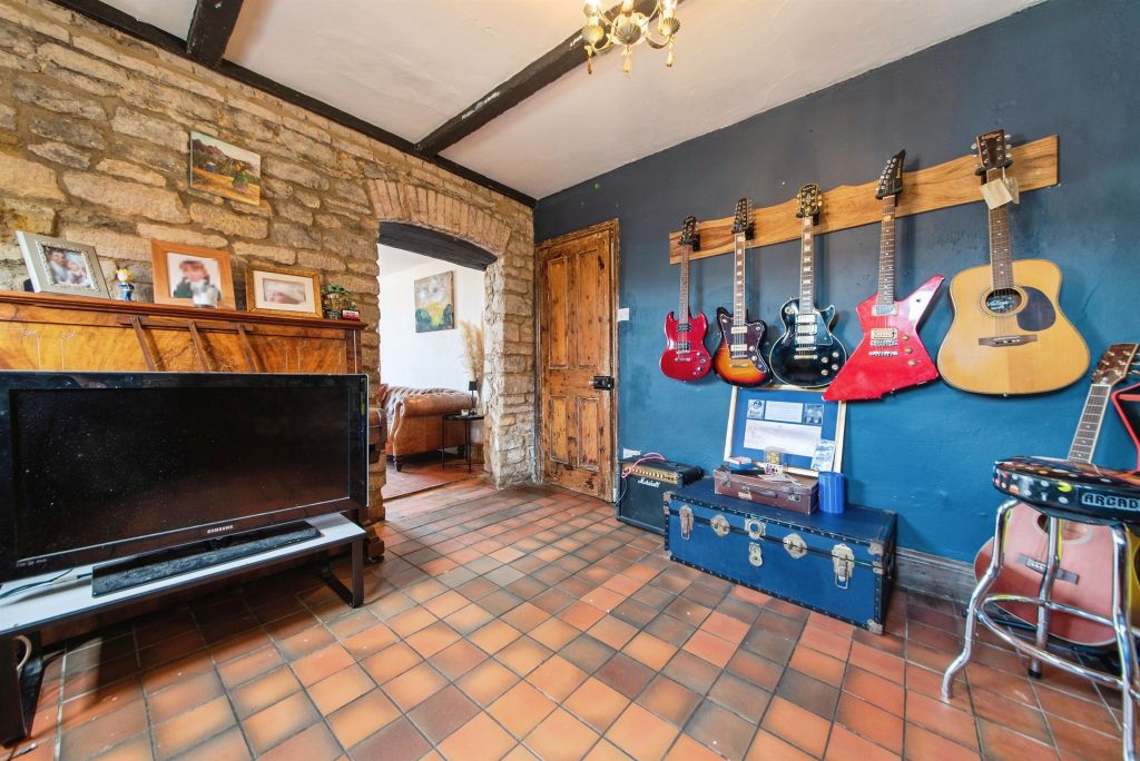 Property photo 2 of 22