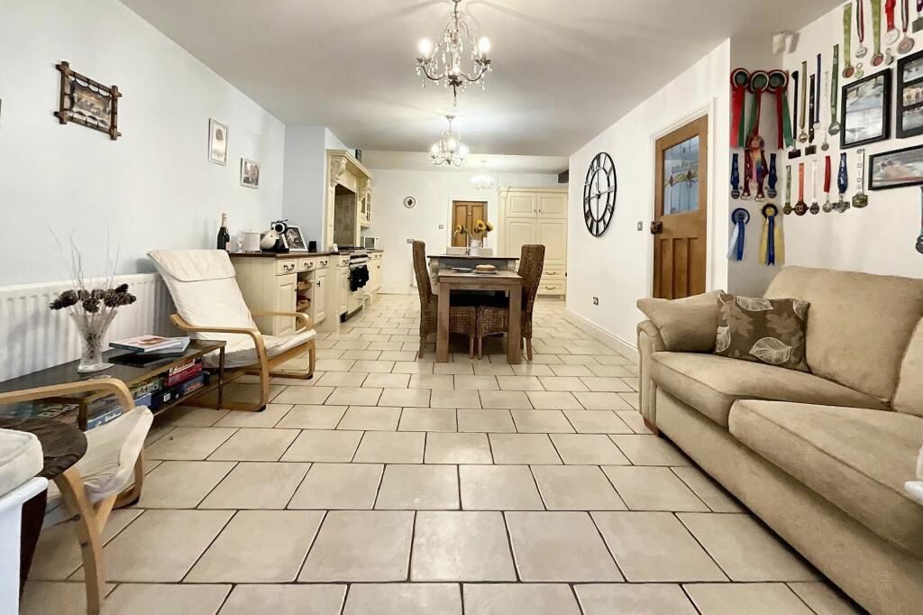 Property photo 3 of 24