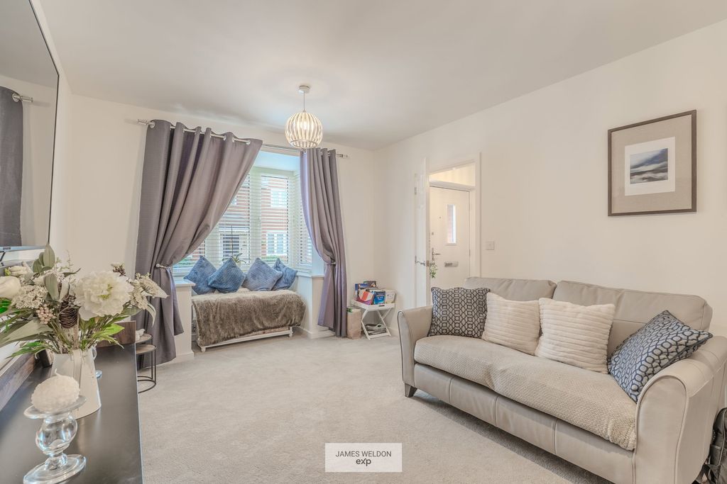 Property photo 3 of 17