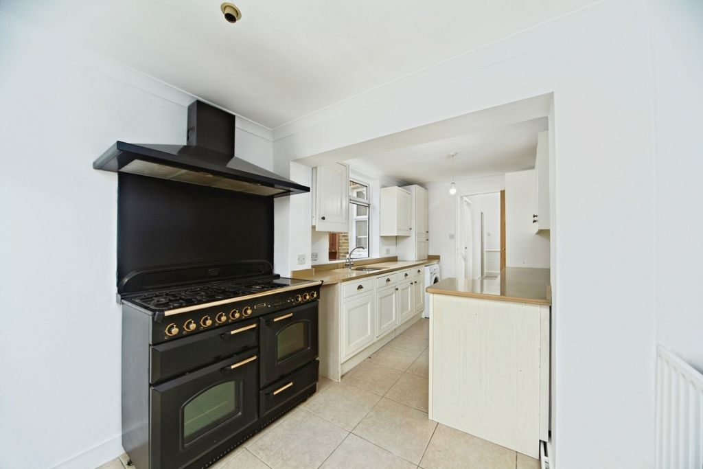 Property photo 2 of 14 Photo