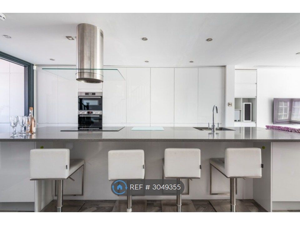 Property photo 2 of 31 Open Plan Kitchen & Living Room