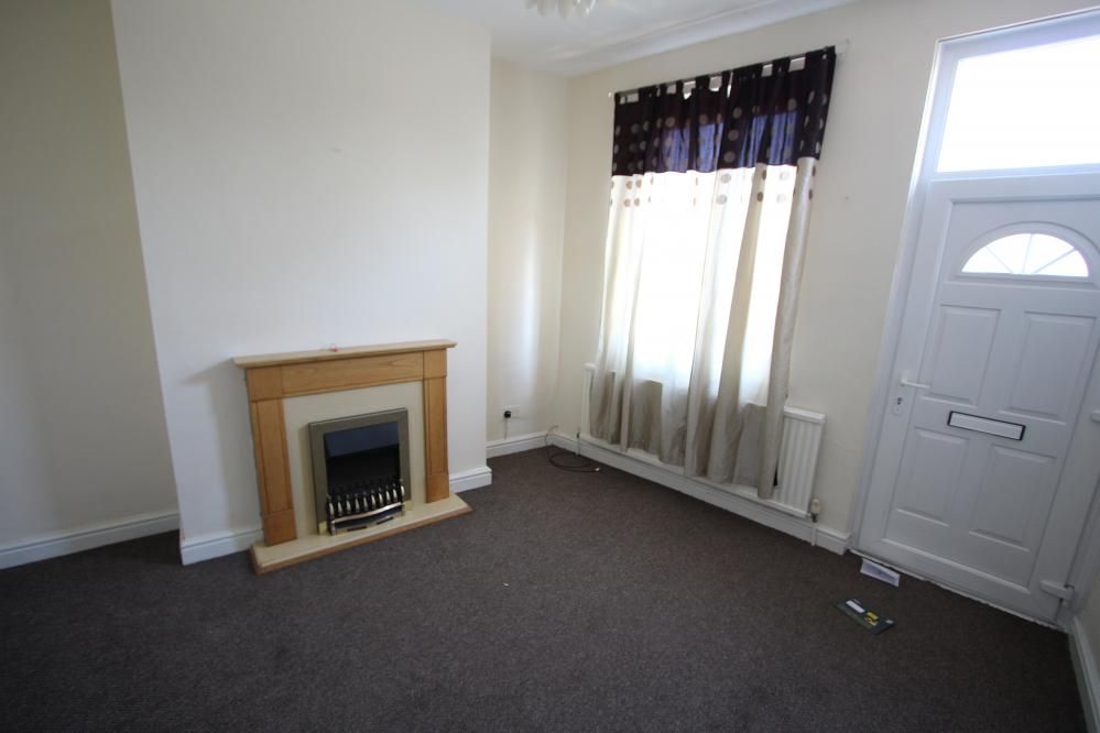 Property photo 2 of 8 Lounge