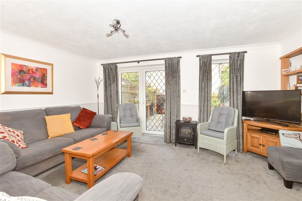 Property photo 1 of 12 Lounge