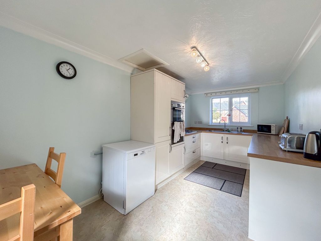 Property photo 2 of 25