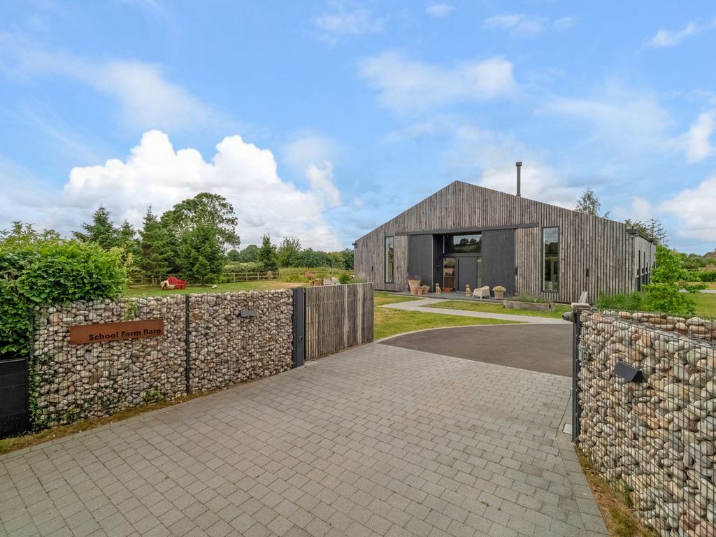 Property photo 1 of 48