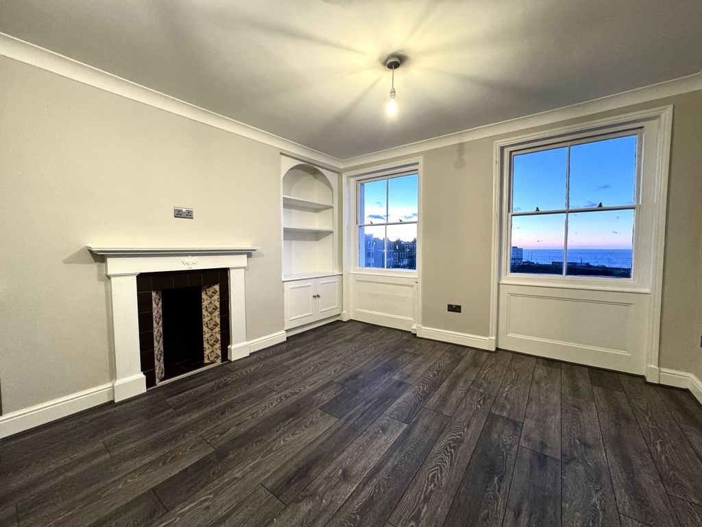 Property photo 3 of 9 Picture 3