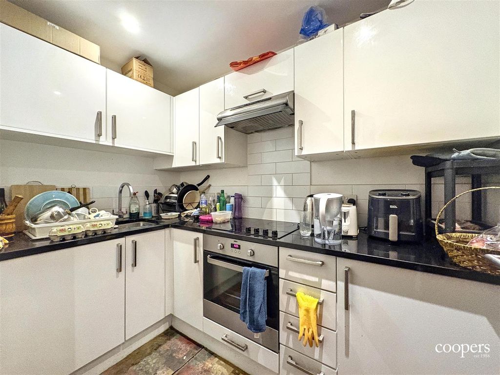 Property photo 3 of 8 Img_1118 (1).Jpg