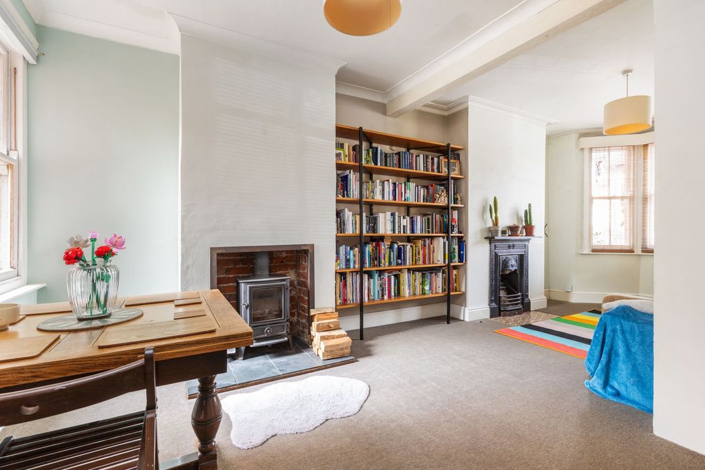 Property photo 3 of 7