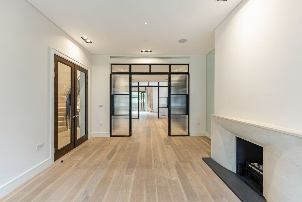 Property photo 3 of 20 Reception Room