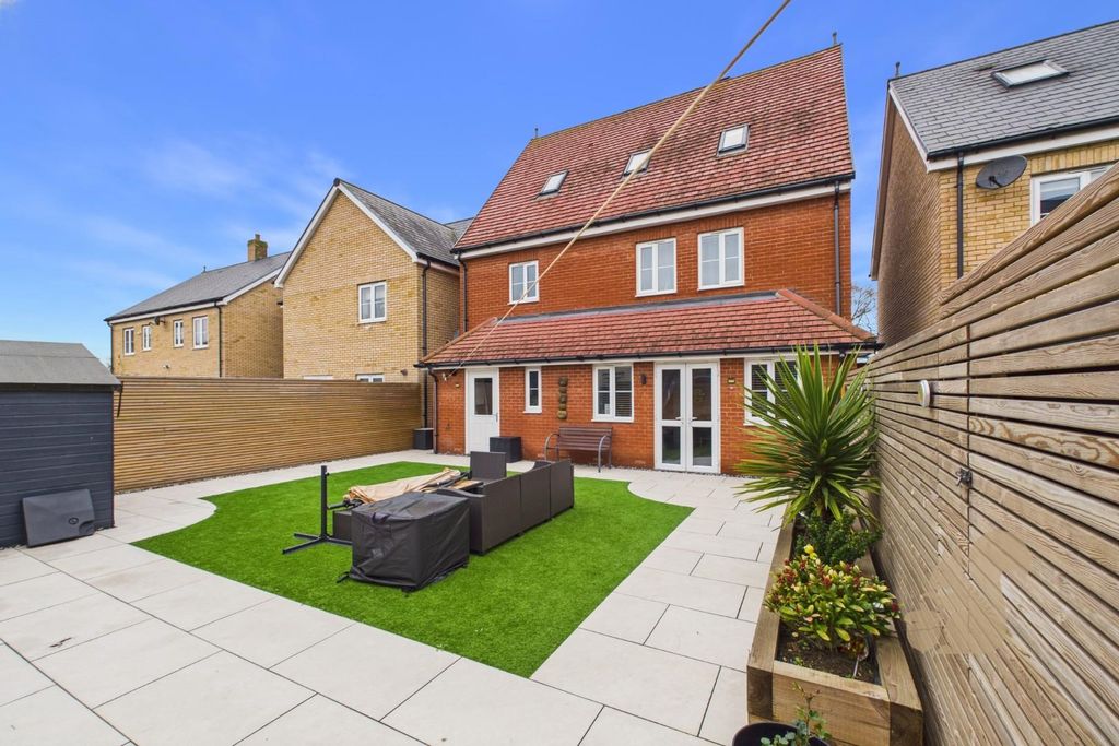 Property photo 1 of 28 Cam01659G0-Pr0714-Still043.Jpg