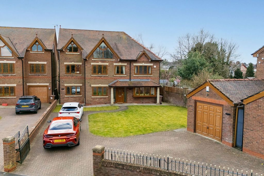 Property photo 1 of 48