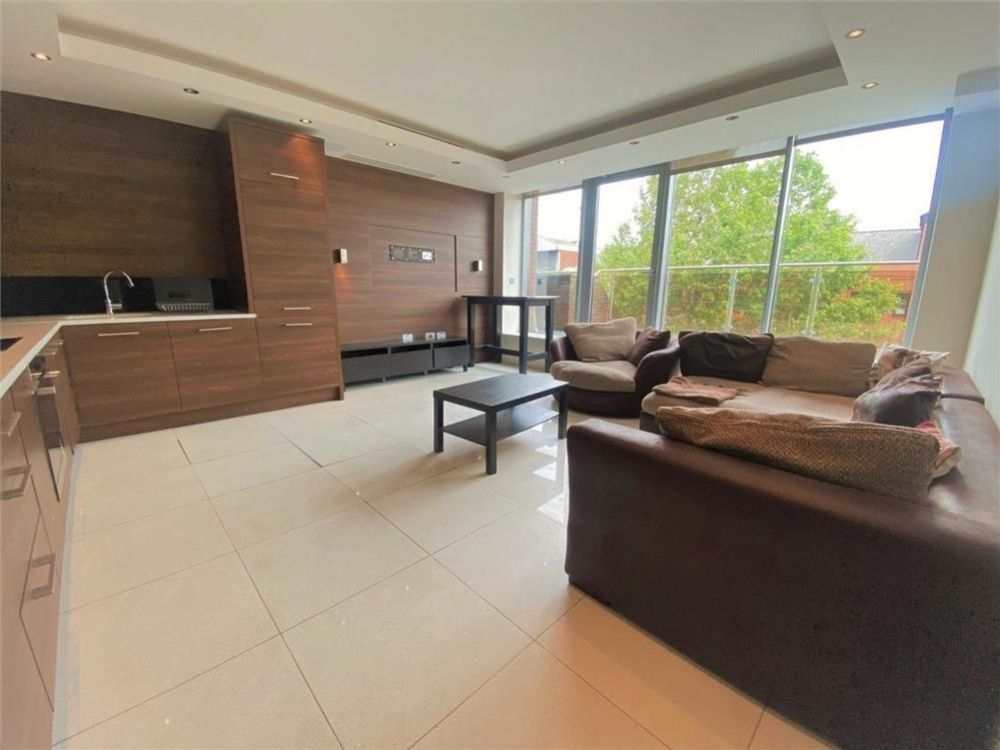 Property photo 3 of 12 Loungee