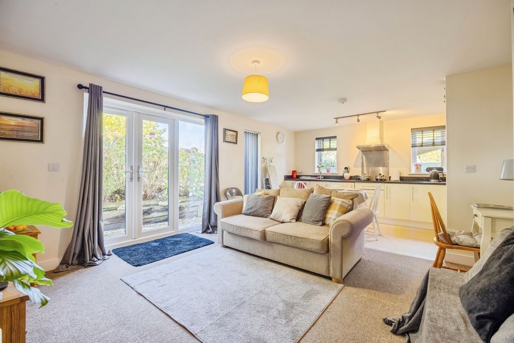 Property photo 2 of 18 Photo