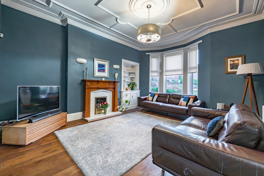 Property photo 2 of 35