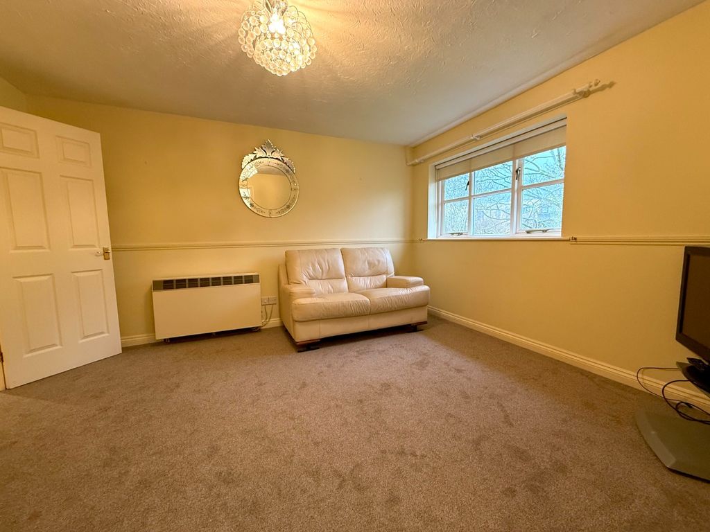 Property photo 3 of 11 4701592