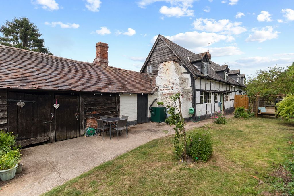 Property photo 2 of 11