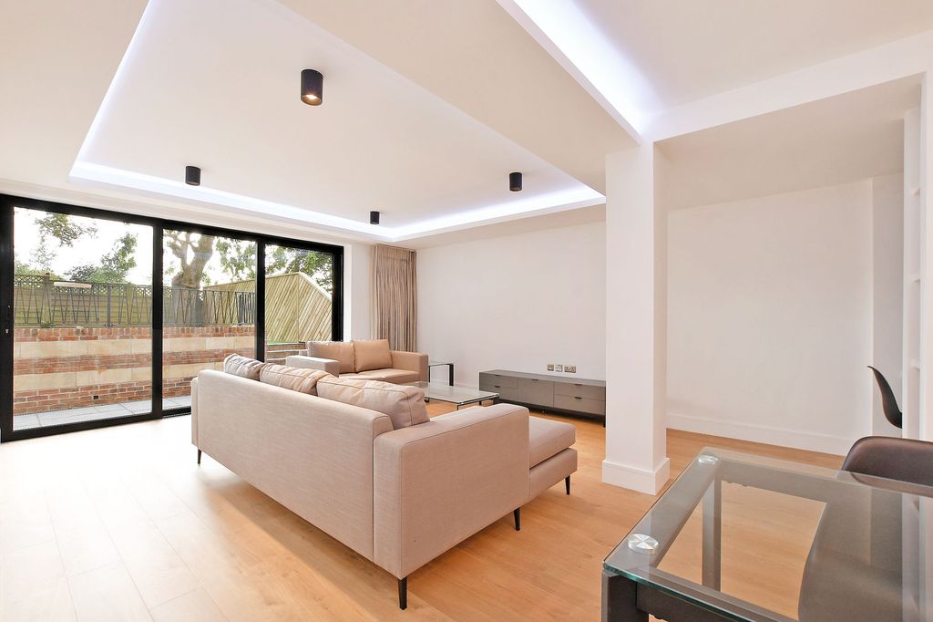 Property photo 2 of 30