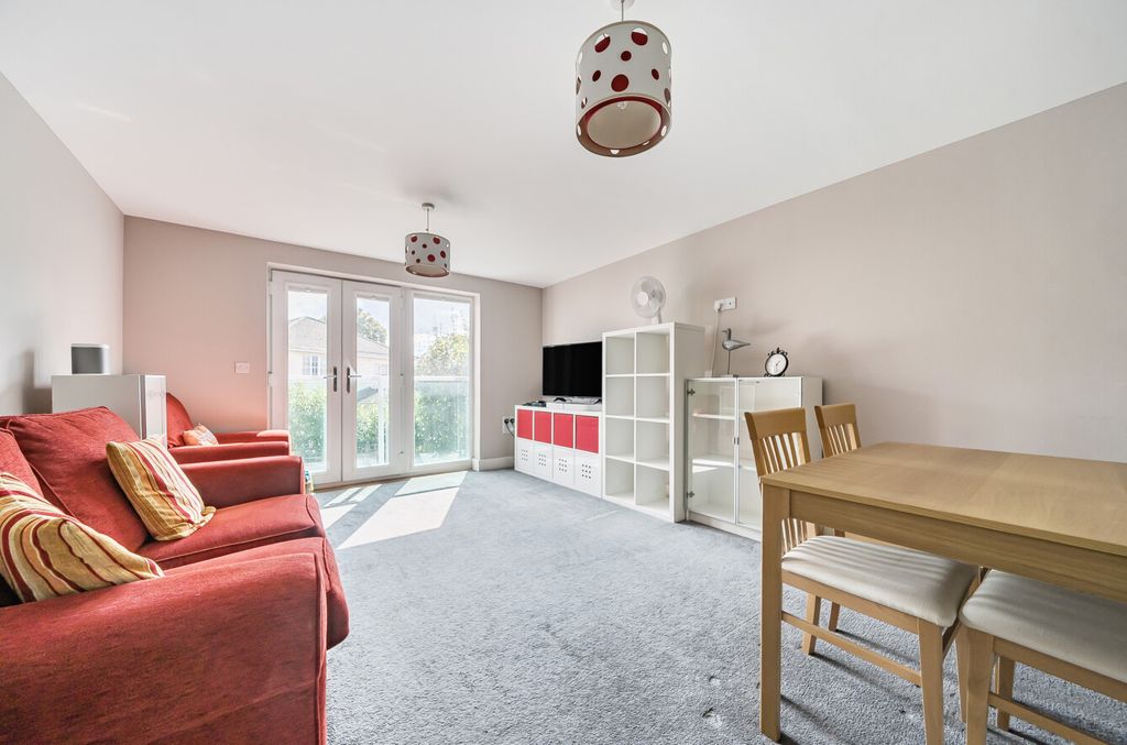 Property photo 2 of 12 1347542-6-68bae2d...
