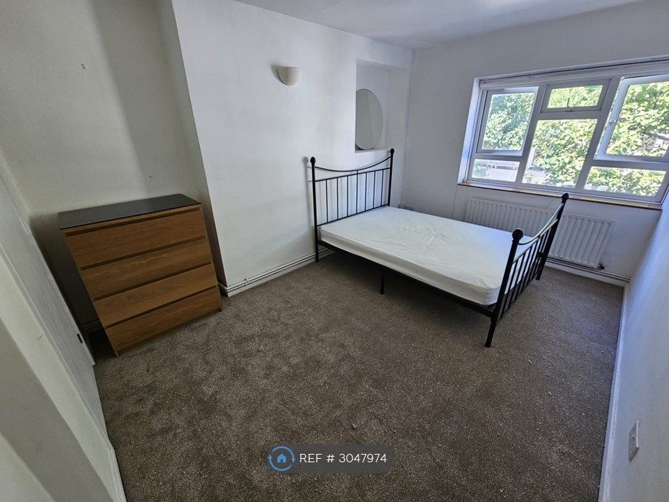 Property photo 2 of 18 Bed 1