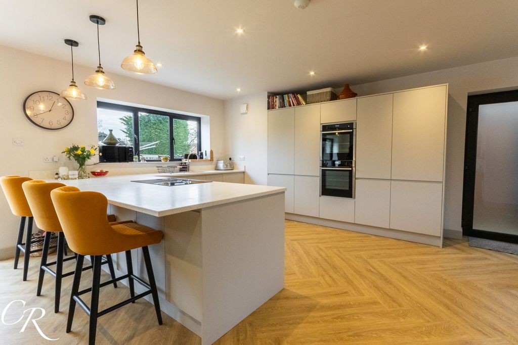 Property photo 2 of 26