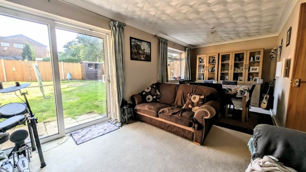 Property photo 3 of 12
