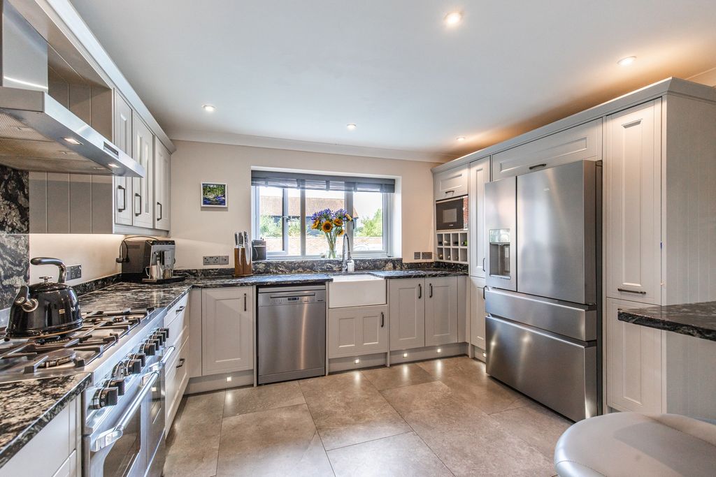 Property photo 3 of 35 The Brambles-39