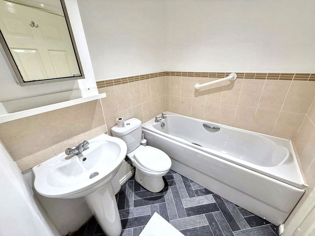 Additional image 10 of 2 bed flat for saleAysgarth, Cramlington NE23