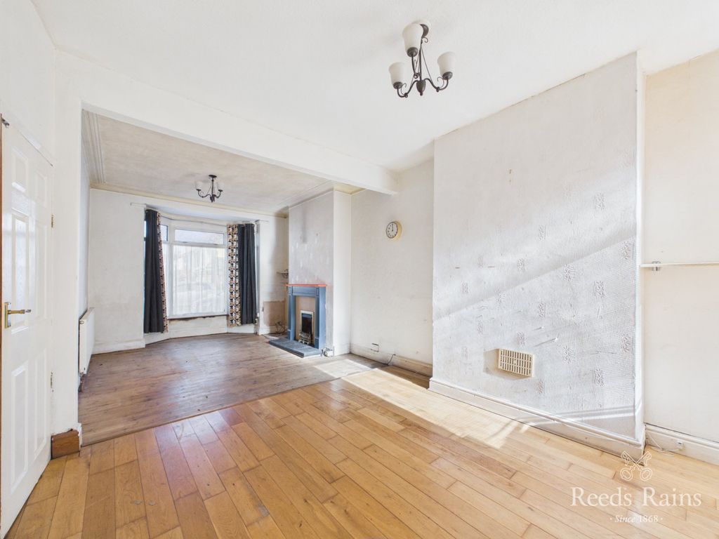 Property photo 3 of 17 Lounge/Dining Room