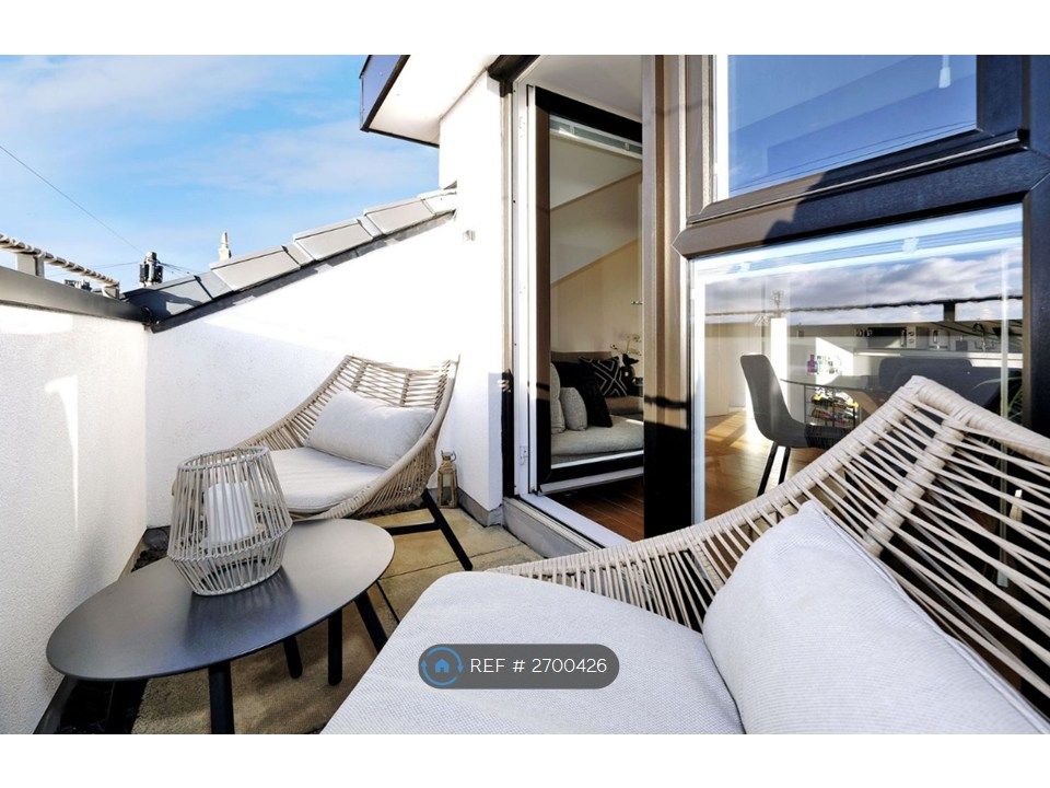 Property photo 3 of 25