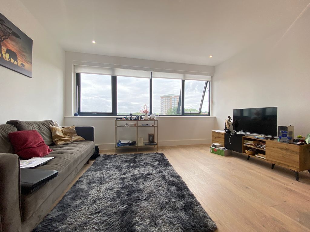 Property photo 1 of 9 Living Room