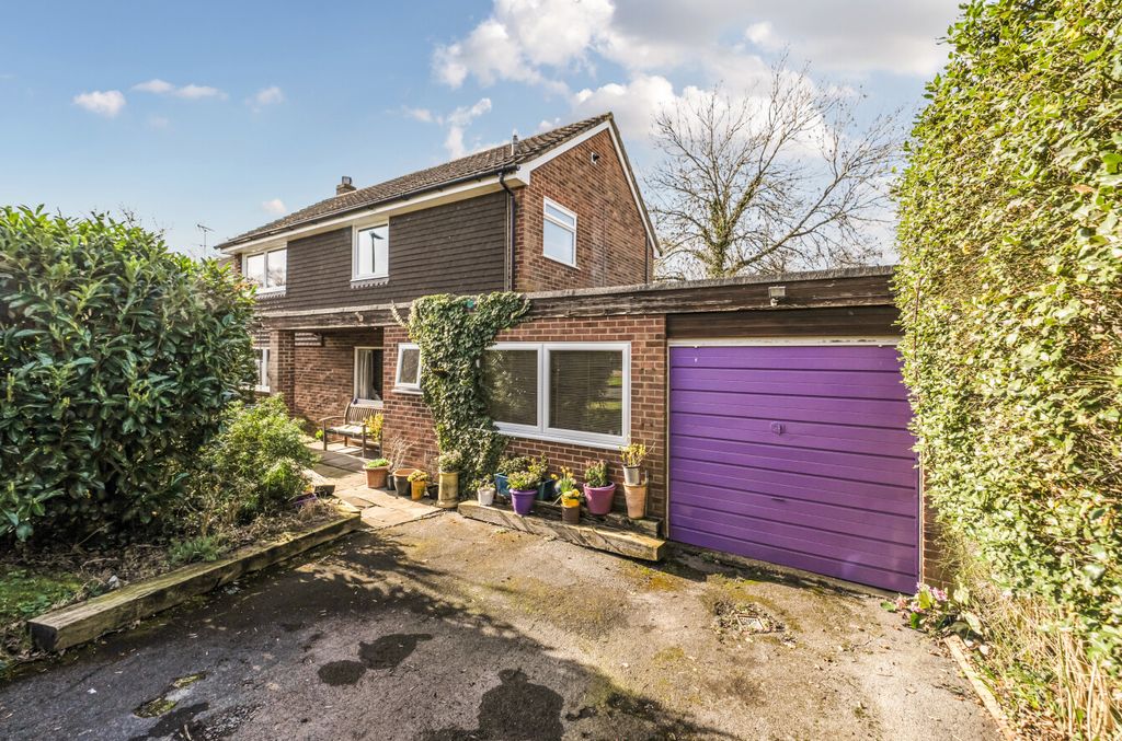 Property photo 1 of 18 1420561-17-699Ef5...