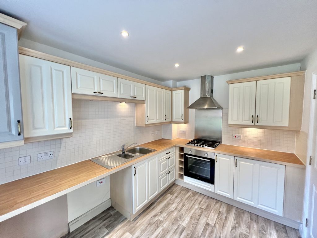 Property photo 3 of 11 Gallery