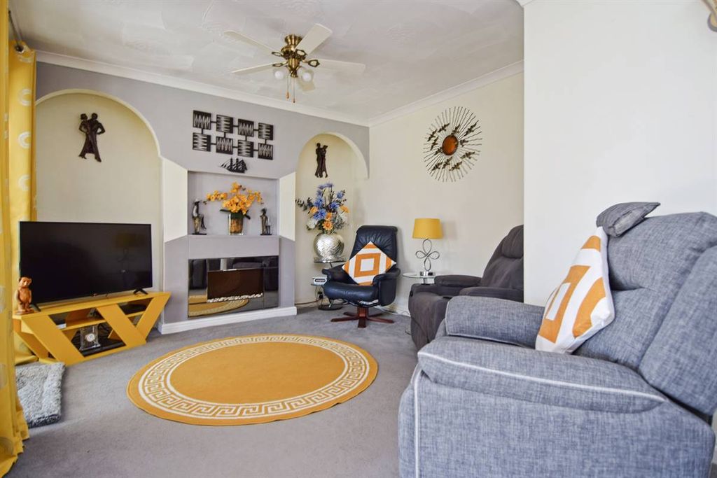 Property photo 3 of 21