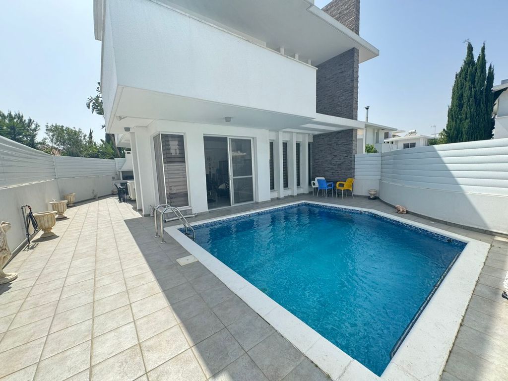 Property photo 1 of 35