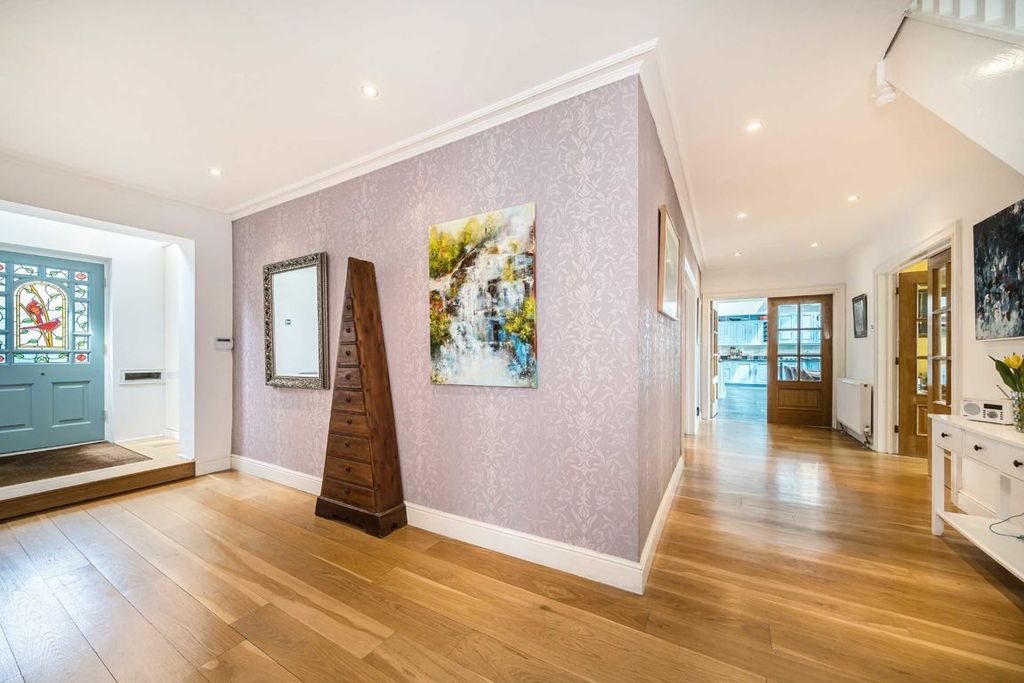 Property photo 3 of 14