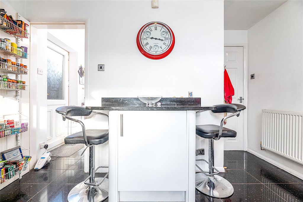 Property photo 3 of 38 Picture No. 23