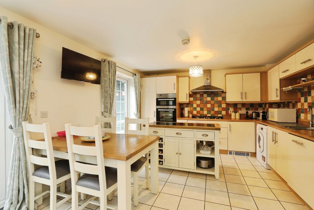 Property photo 2 of 19 Pbox-Img.Jpg