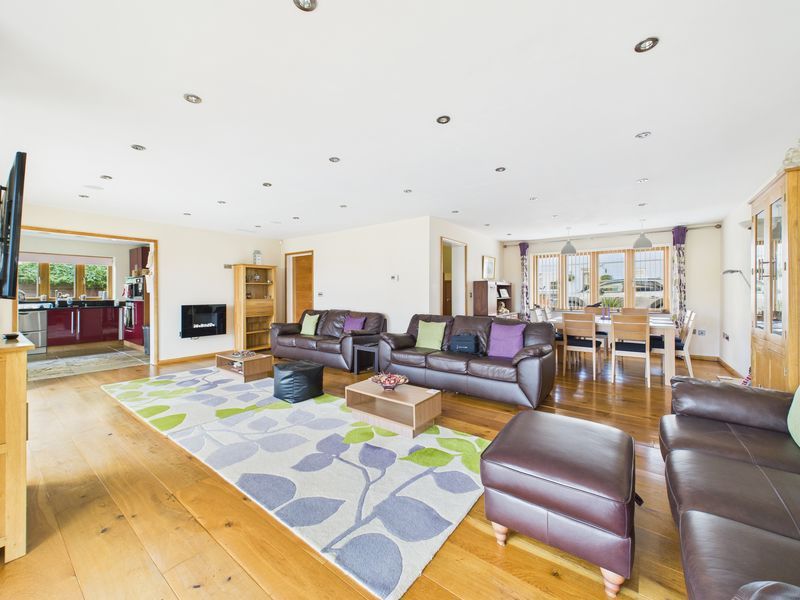 Property photo 3 of 25 Photo 6