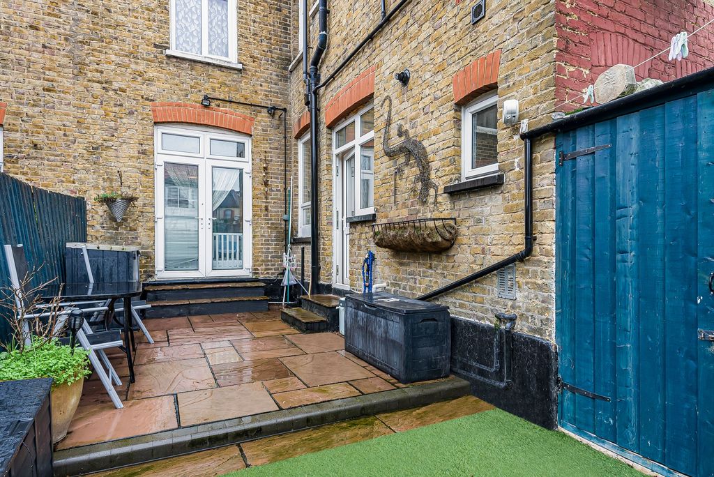 Property photo 3 of 13