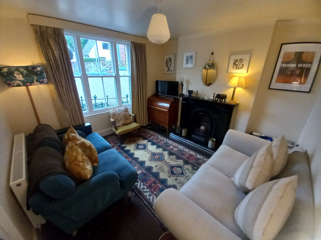 Property photo 2 of 20