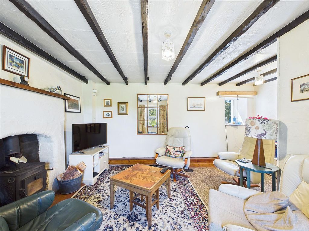 Property photo 2 of 30 Carnside, Gallowhill