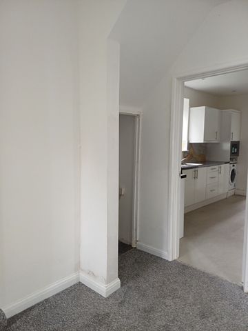 Property photo 3 of 21 Hallway