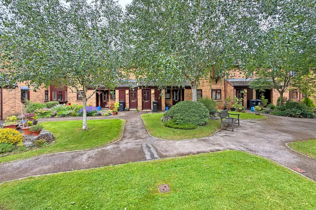 Property photo 2 of 8