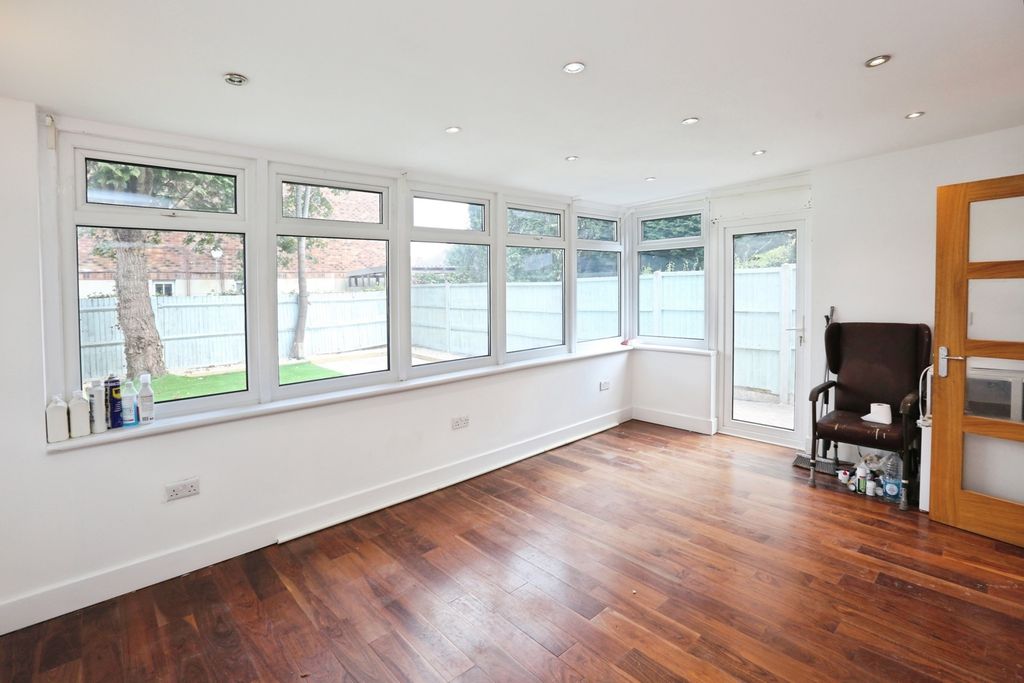 Property photo 3 of 20 Pbox-Img.Jpg