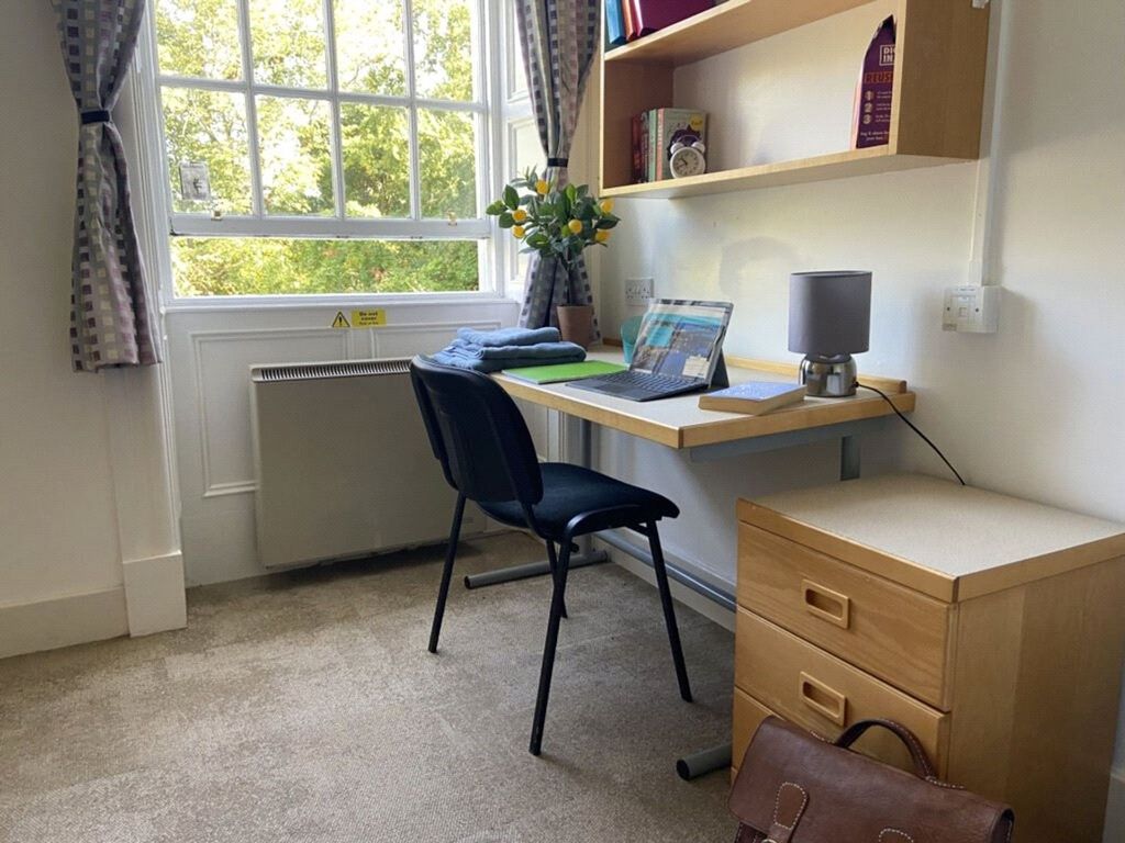 Property photo 3 of 9 Bedroom